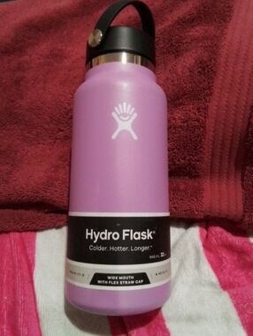 32oz Hydro Flask Wide Mouth Water Bottle - Lavender Purple with Black Cap